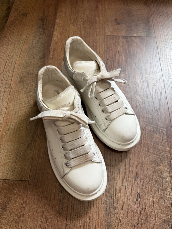 Alexander McQueen Shoes - Alexander McQueen Cream Leather Low-Top Sneakers